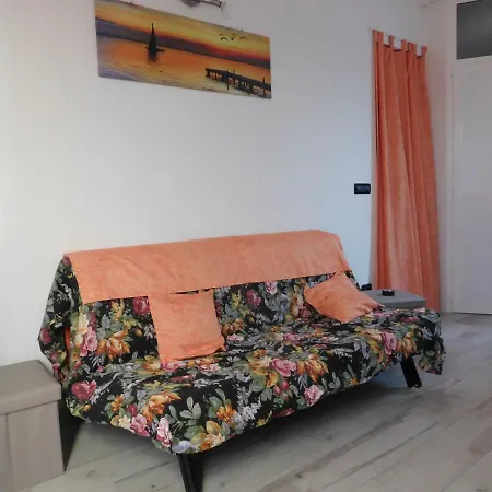 Casa Nobile Bussana Vicino The Mall Apartman *